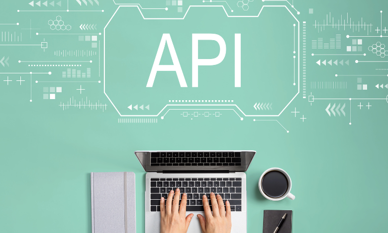 simplepublic object with associations hubspot api